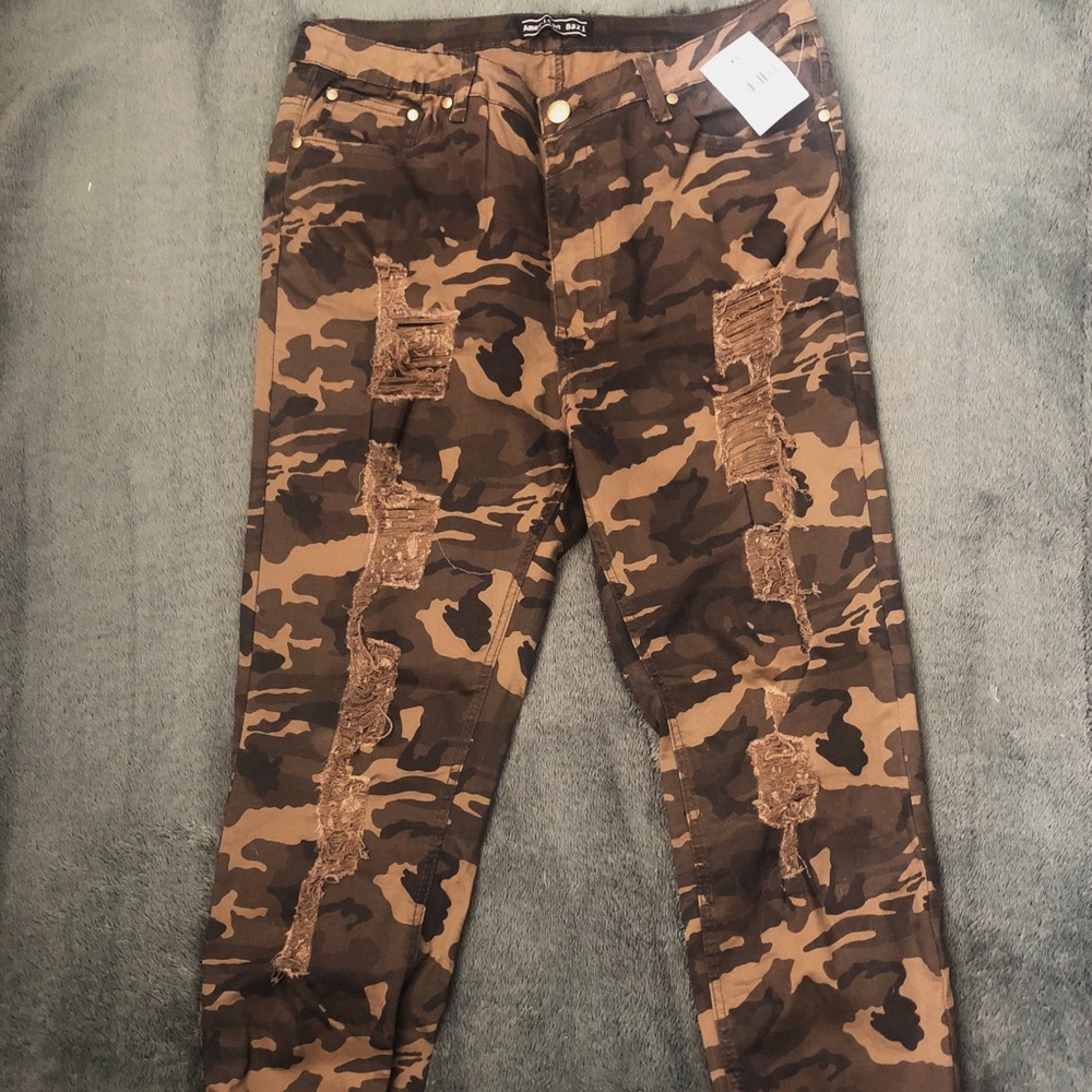 Distressed Camo Pants!